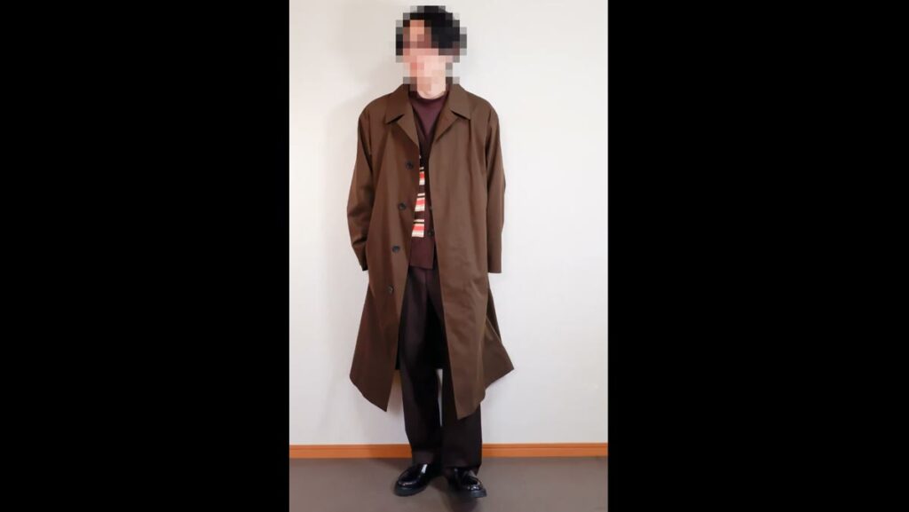ユニクロのブラウンのロングコートの着こなし
